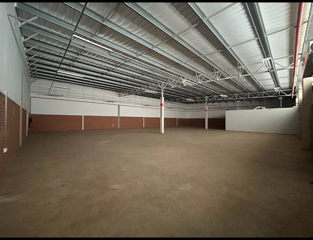 869M² WAREHOUSE TO LET IN CLAYVILLE